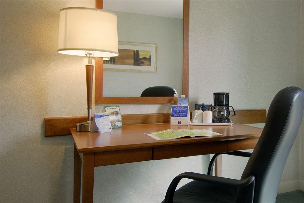 Comfort Inn Pickering Exteriér fotografie
